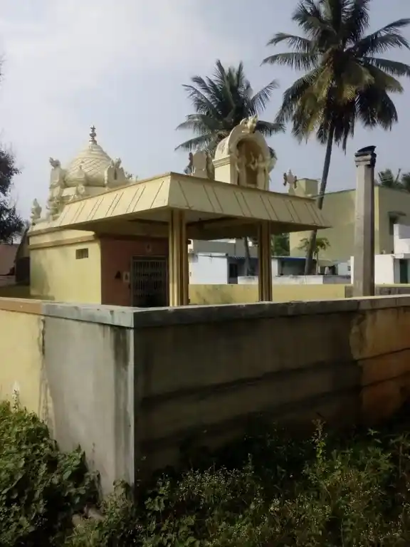 Arulmigu Vengatesa Perumal Temple, Koodapattu - 635653 அருள்மிகு வெங்கடேசப்பெருமாள் திருக்கோயில், கூடப்பட்டு - 635653, Thirupathur - Ancient Temple Architecture and History Image 2