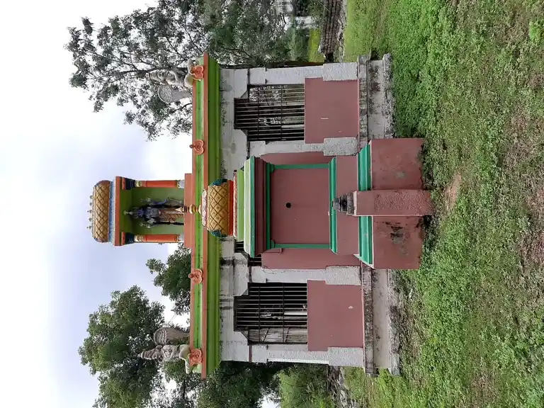 Arulmigu Vengatesa Perumal Temple, Melnayakkanpalayam - 632512 அருள்மிகு வெங்கடேசப் பெருமாள் திருக்கோயில், மேல்நாயக்கன்பாளையம் - 632512, Ranipet - Ancient Temple Architecture and History Image 3