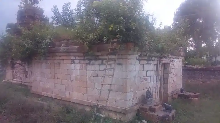 Arulmigu Vengatesaperumaltemple, Kadaugur - 621705 Arulmigu VengatesaperumalTemple,  - 621705, Ariyalur - Ancient Temple Architecture and History Image 5