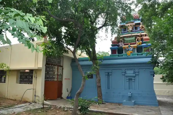 Arulmigu Vengatramanaswmy Temple, Thirumaniliyur - 639003 அருள்மிகு வெங்கட்ரமண சுவாமி திருக்கோயில், Thirumaniliyur - 639003, Karur - Ancient Temple Architecture and History Image 3