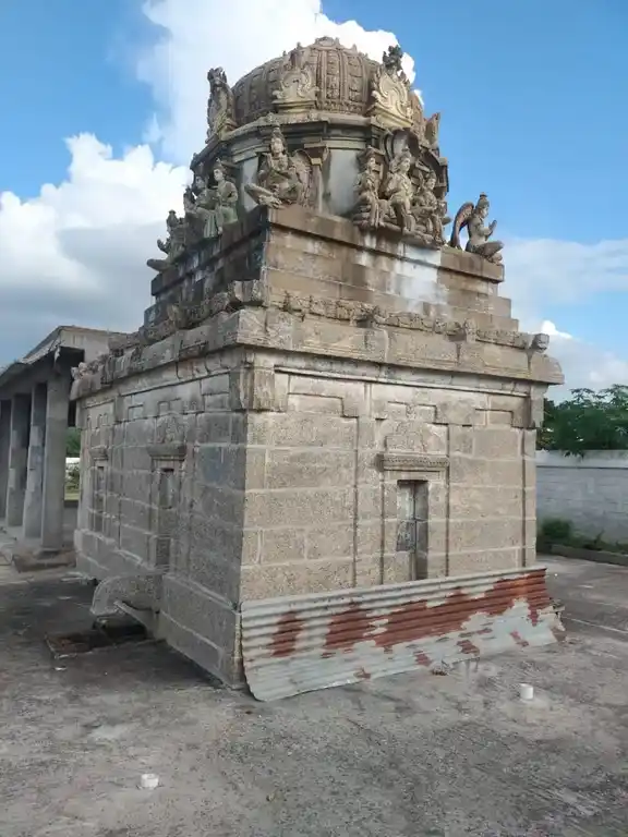 Arulmigu Vengopala Swamy Temple, Vadapaalai - 604204 அருள்மிகு வேணுகோபாலசுவாமி திருக்கோயில், Vadapaalai - 604204, Viluppuram - Ancient Temple Architecture and History Image 2