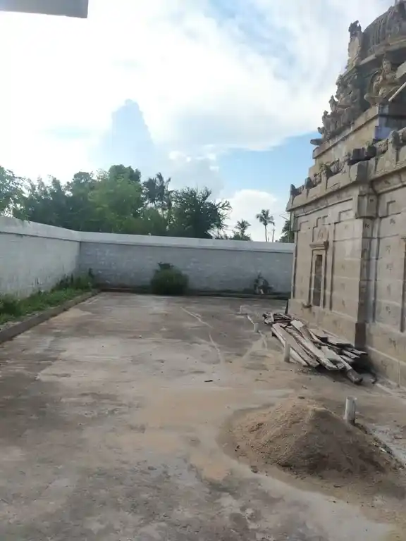 Arulmigu Vengopala Swamy Temple, Vadapaalai - 604204 அருள்மிகு வேணுகோபாலசுவாமி திருக்கோயில், Vadapaalai - 604204, Viluppuram - Ancient Temple Architecture and History Image 9