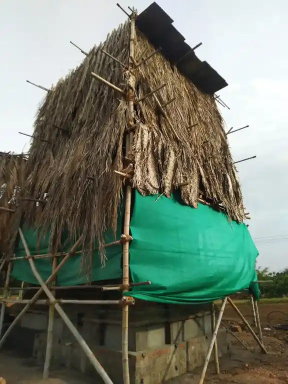 Arulmigu Venkadajalapathi Perumal Temple, Poolamvalasu - 639201 அருள்மிகு வெங்கடாஜலபதி பெருமாள் திருக்கோயில், Poolamvalasu - 639201, Karur - Ancient Temple Architecture and History Image 2