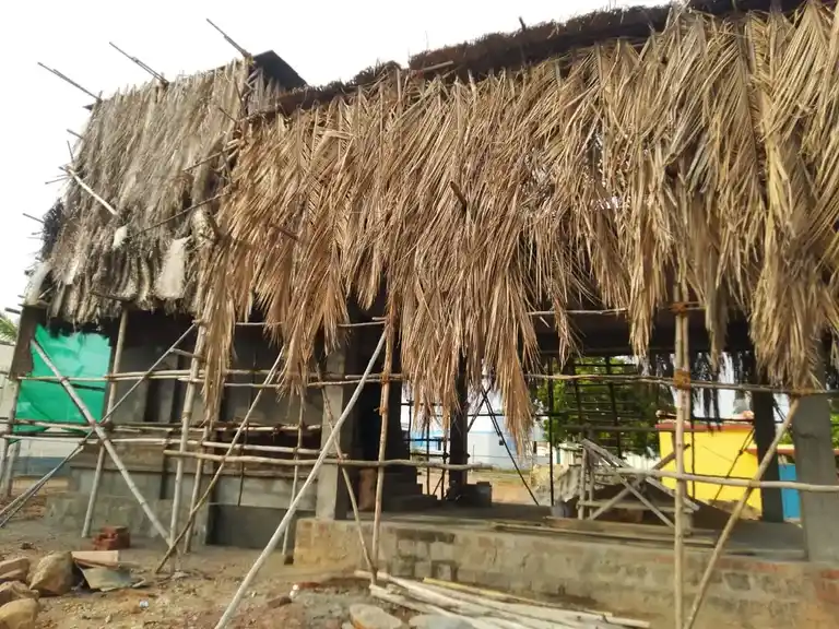 Arulmigu Venkadajalapathi Perumal Temple, Poolamvalasu - 639201 அருள்மிகு வெங்கடாஜலபதி பெருமாள் திருக்கோயில், Poolamvalasu - 639201, Karur - Ancient Temple Architecture and History Image 3