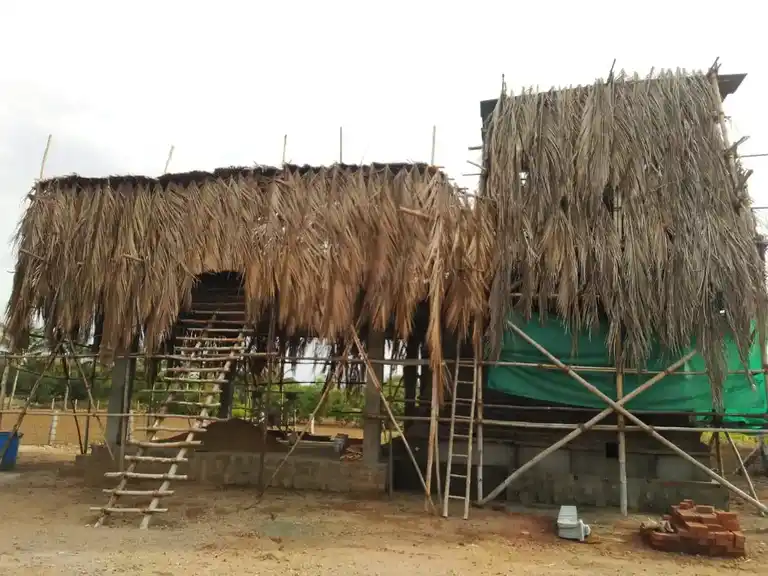 Arulmigu Venkadajalapathi Perumal Temple, Poolamvalasu - 639201 அருள்மிகு வெங்கடாஜலபதி பெருமாள் திருக்கோயில், Poolamvalasu - 639201, Karur - Ancient Temple Architecture and History Image 4