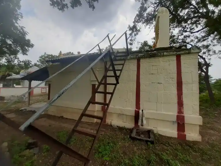 Arulmigu Venkadasaperumal Temple, Navanari - 642206 அருமிகு வெங்கடேசபெருமாள் திருக்கோயில், Navanari - 642206, Tiruppur - Ancient Temple Architecture and History Image 2