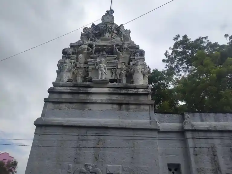 Arulmigu Venkatachalapathy Temple, Akrakaram Street, Ondipulinaickanoor - 626119 அருள்மிகு வெங்கடாசலபதி திருக்கோயில், அக்ரகாரம் தெரு, ஒண்டிப்புலிநாயக்கனுர் - 626119, Virudhunagar - Ancient Temple Architecture and History Image 4