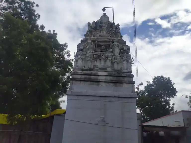 Arulmigu Venkatachalapathy Temple, Akrakaram Street, Ondipulinaickanoor - 626119 அருள்மிகு வெங்கடாசலபதி திருக்கோயில், அக்ரகாரம் தெரு, ஒண்டிப்புலிநாயக்கனுர் - 626119, Virudhunagar - Ancient Temple Architecture and History Image 5