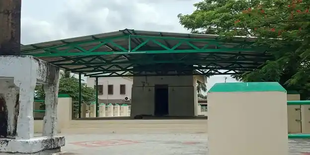 Arulmigu Venkatachalapathy Temple, Azhagampalayampudur, Eranapuram - 637103 அருள்மிகு வெங்கடாஜலபதி திருக்கோயில், Azhagampalayampudur, Eranapuram - 637103, Salem - Ancient Temple Architecture and History Image 2