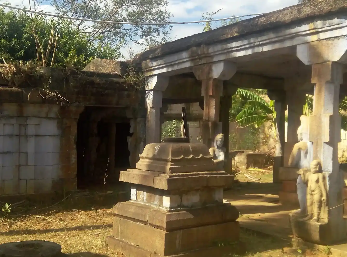 Arulmigu Venkatachalapathy Temple, Pallakkal - 627413 Arulmigu Venkatachalapathy Temple, Pallakkal - 627413, Tirunelveli - Ancient Temple Architecture and History Image 2