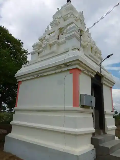 Arulmigu Venkatachalapathy Temple, Sangampatti - 628301 அருள்மிகு வெங்கடாசலபதி திருக்கோயில், Sangampatti - 628301, Thoothukudi - Ancient Temple Architecture and History Image 5