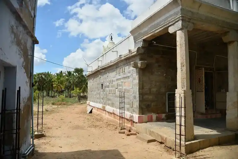 Arulmigu Venkatachalapathy Temple, Street End, Pirancheri - 627353 அருள்மிகு வெங்கடாசலபதி திருக்கோயில், Street End, பிரான்சேரி - 627353, Tirunelveli - Ancient Temple Architecture and History Image 3