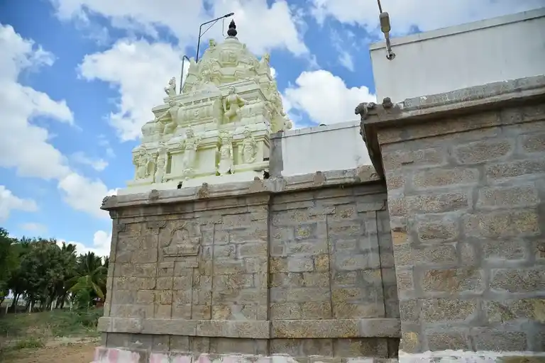 Arulmigu Venkatachalapathy Temple, Street End, Pirancheri - 627353 அருள்மிகு வெங்கடாசலபதி திருக்கோயில், Street End, பிரான்சேரி - 627353, Tirunelveli - Ancient Temple Architecture and History Image 4