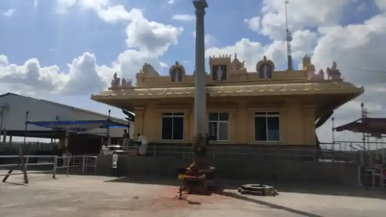 Arulmigu Venkataramana Swamy Temple, Kamandhoddi - 635109 அருள்மிகு வெங்கட்ரமணசாமி திருக்கோயில், Kamandhoddi - 635109, Krishnagiri - Ancient Temple Architecture and History Image 2