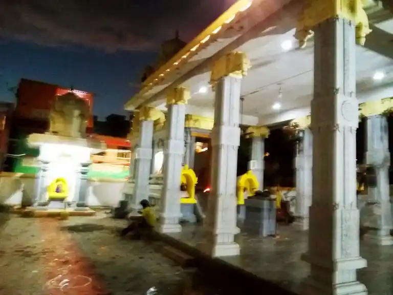 Arulmigu Venkatesa Perumal Temple, Mannurpet, Chennai - 600050 அருள்மிகு வெங்கடேச பெருமாள் திருக்கோயில், மன்னூர்பேட்டை, சென்னை - 600050, Chennai - Ancient Temple Architecture and History Image 2