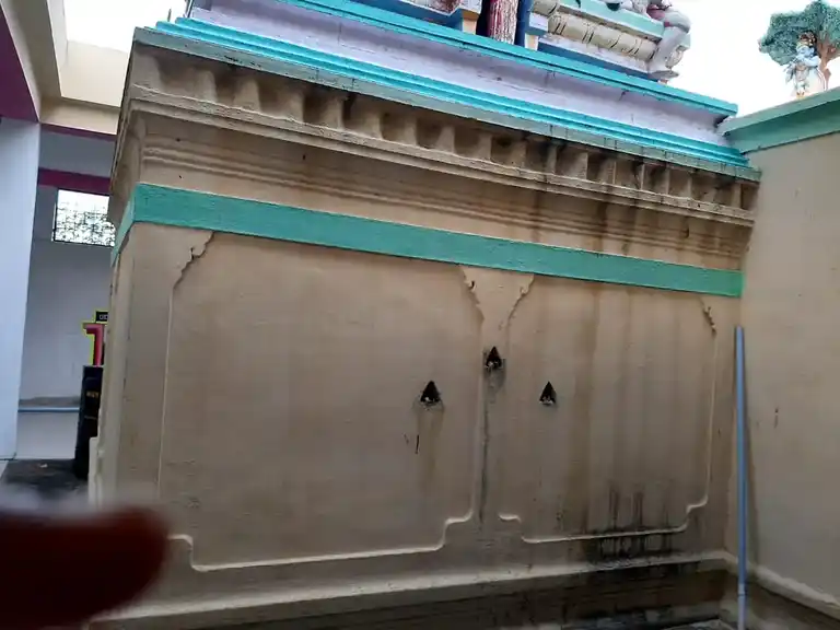 Arulmigu Venkatesa Perumal Temple, Paniyandapalli - 635651 அருள்மிகு வெங்கடேசப்பெருமாள் திருக்கோயில், பணியான்டபள்ளி, பணியாண்டப்பள்ளி - 635651, Thirupathur - Ancient Temple Architecture and History Image 2