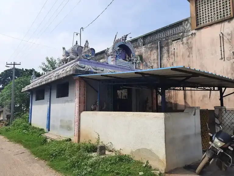 Arulmigu Venkatesaperumal Temple, Centre Of The Village, Chinnambedu - 601206 அருள்மிகு வெங்கடேசப்பெருமாள் திருக்கோயில், Centre Of The Village, Chinnambedu - 601206, Tiruvallur - Ancient Temple Architecture and History Image 5