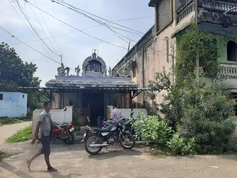 Arulmigu Venkatesaperumal Temple, Centre Of The Village, Chinnambedu - 601206 அருள்மிகு வெங்கடேசப்பெருமாள் திருக்கோயில், Centre Of The Village, Chinnambedu - 601206, Tiruvallur - Ancient Temple Architecture and History Image 6