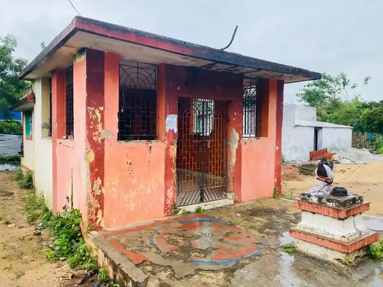 Arulmigu Venkatesaperumal Temple, Centre Of The Village, Kiruthalapuram - 601204 Arulmigu Venkatesaperumal Temple, Centre Of The Village, Kiruthalapuram - 601204, Tiruvallur - Ancient Temple Architecture and History Image 3