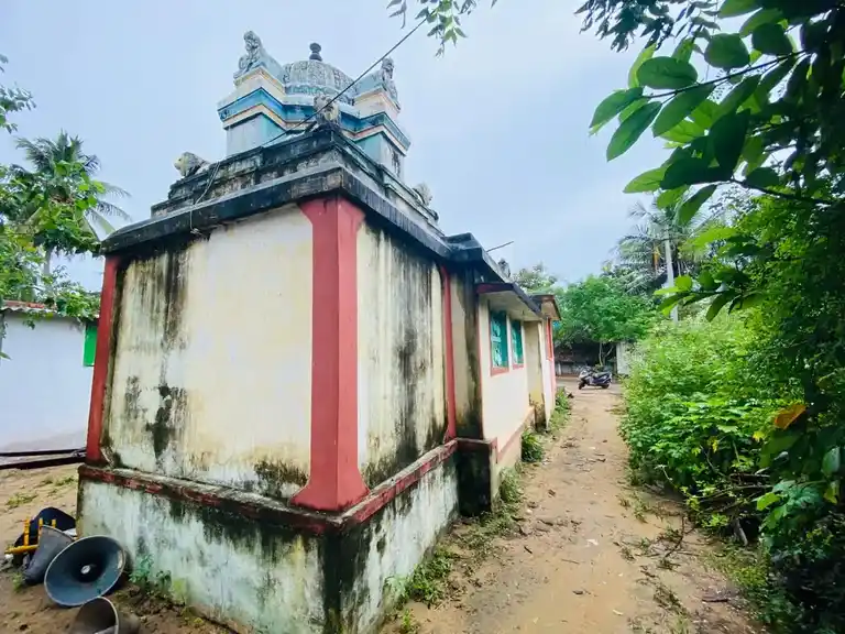 Arulmigu Venkatesaperumal Temple, Centre Of The Village, Kiruthalapuram - 601204 Arulmigu Venkatesaperumal Temple, Centre Of The Village, Kiruthalapuram - 601204, Tiruvallur - Ancient Temple Architecture and History Image 5