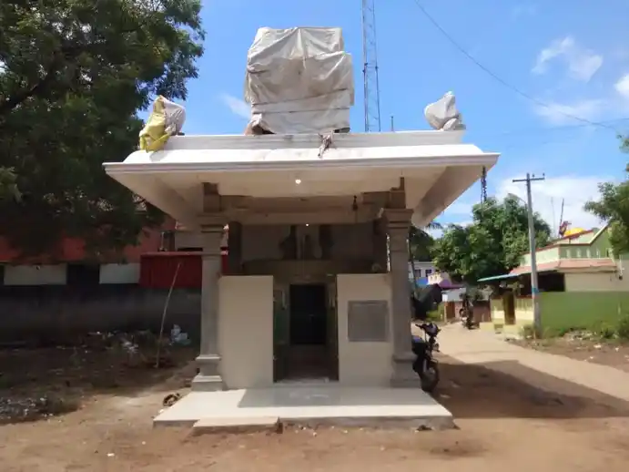 Arulmigu Venkatesaperumal Temple, Inside The Village, Valasaivettikadu - 602001 அருள்மிகு வெங்கடேசப்பெருமாள் திருக்கோயில், Inside The Village, Valasaivettikadu - 602001, Tiruvallur - Ancient Temple Architecture and History Image 3