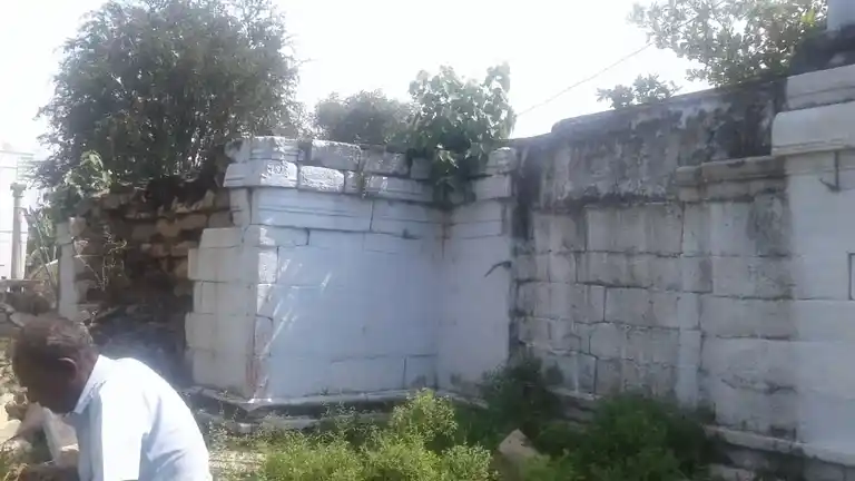 Arulmigu Venkatesaperumal Temple, Irupali - 637102 அருள்மிகு வெங்கடேசப்பெருமாள் திருக்கோயில், Irupali - 637102, Salem - Ancient Temple Architecture and History Image 2