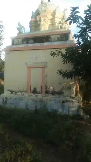 Arulmigu Venkatesaperumal Temple, Medukampalli - 635120 அருள்மிகு வெங்கடேசப் பெருமாள் திருக்கோயில், மேடுகம்பள்ளி - 635120, Krishnagiri - Ancient Temple Architecture and History Image 4