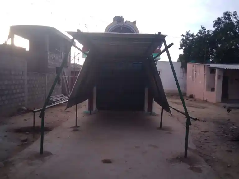 Arulmigu Venkatesaperumal Temple, Near Lake View, Veerakovil - 631303 அருள்மிகு வெங்கடேசப்பெருமாள் திருக்கோயில், Near Lake View, Veerakovil - 631303, Tiruvallur - Ancient Temple Architecture and History Image 4