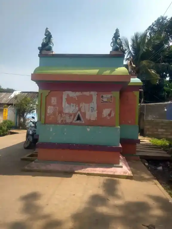 Arulmigu Venkatesaperumal Temple, Near Street, Egumadurai - 601201