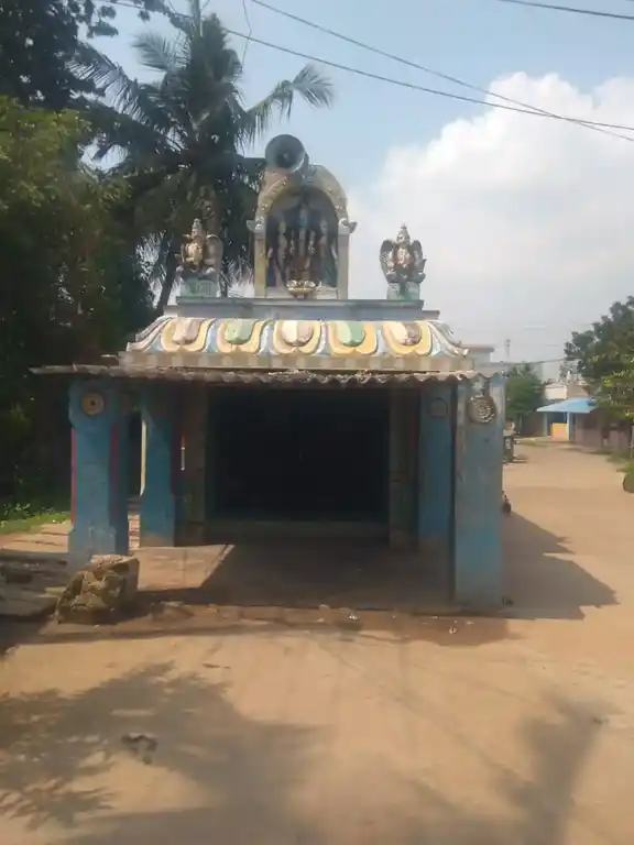 Arulmigu Venkatesaperumal Temple, Near Street, Egumadurai - 601201 அருள்மிகு வெங்கடேசப்பெருமாள் திருக்கோயில், Near Street, Egumadurai - 601201, Tiruvallur - Ancient Temple Architecture and History Image 3