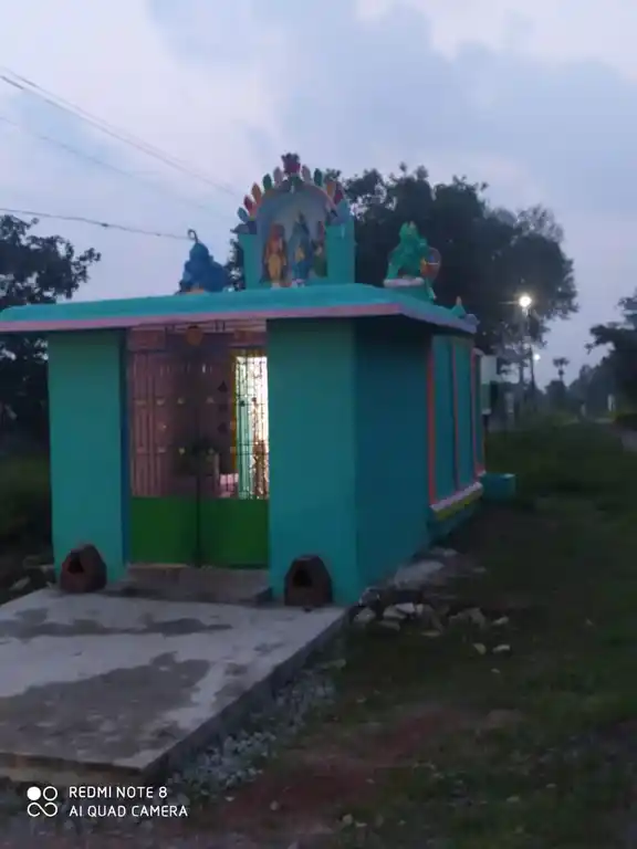 Arulmigu Venkatesaperumal Temple, Near Street, Vaniamalli - 601201