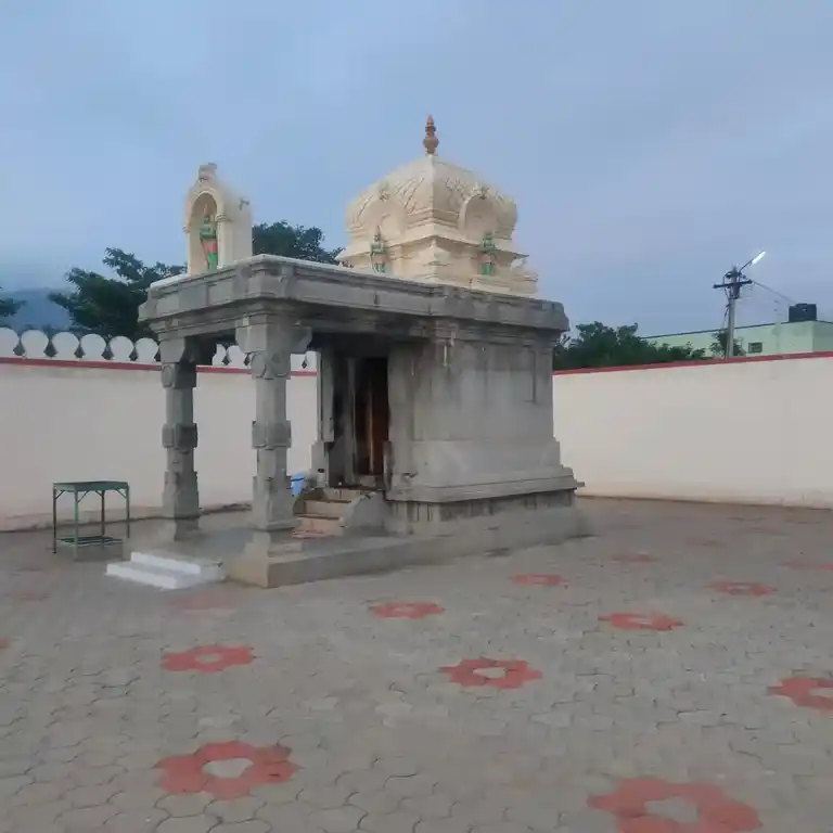 Arulmigu Venkatesaperumal Temple, Parameswarampalayam, Parmeshwaranpalayam - 642123 அருள்மிகு வெங்கடேசப்பெருமாள் திருக்கோயில், பரமேஸ்வரம்பாளையம், Parmeshwaranpalayam - 642123, Coimbatore - Ancient Temple Architecture and History Image 3