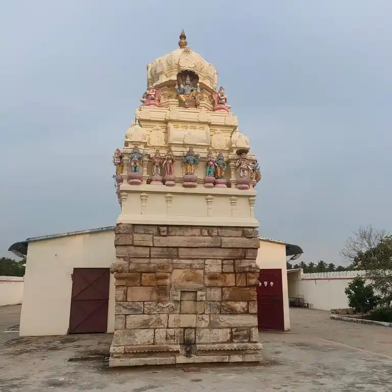 Arulmigu Venkatesaperumal Temple, Parameswarampalayam, Parmeshwaranpalayam - 642123 அருள்மிகு வெங்கடேசப்பெருமாள் திருக்கோயில், பரமேஸ்வரம்பாளையம், Parmeshwaranpalayam - 642123, Coimbatore - Ancient Temple Architecture and History Image 4