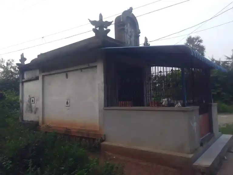 Arulmigu Venkatesaperumal Temple, Perumal Koil Street, Bommatchikulam - 601201 அருள்மிகு வெங்கடோசபெருமாள் திருக்கோயில், Perumal Koil Street, Bommatchikulam - 601201, Tiruvallur - Ancient Temple Architecture and History Image 3