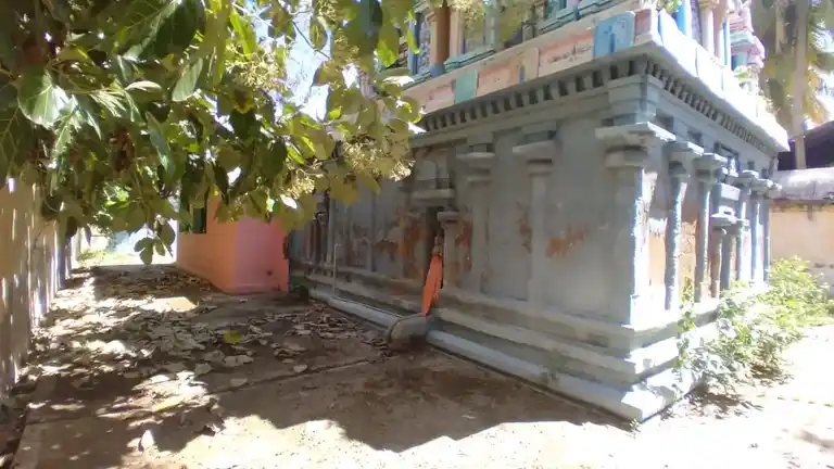 Arulmigu Venkatesaperumal Temple, Samuthinarkudi - 612602 அருள்மிகு வெங்கடேசபெருமாள் திருக்கோயில், Samuthinarkudi - 612602, Thanjavur - Ancient Temple Architecture and History Image 4