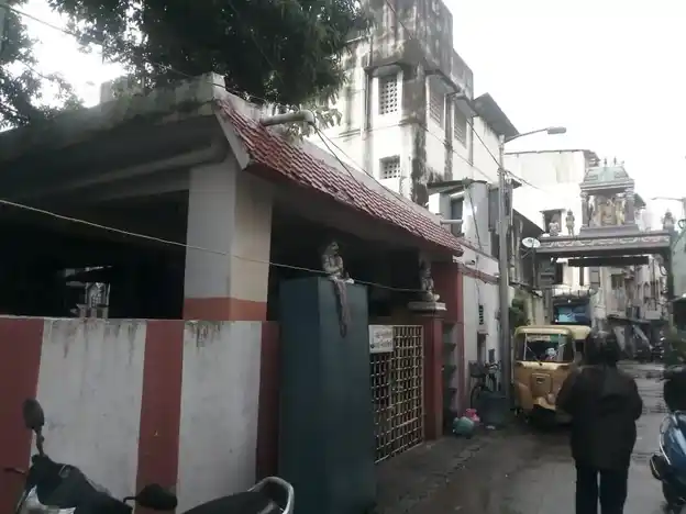 Arulmigu Venkateshaperumal Temple, Vellala Teynampet, Chennai - 600086 அருள்மிகு வெங்கடேசப்பெருமாள் திருக்கோயில், வெள்ளாள தேனாம்பேட்டை, சென்னை - 600086, Chennai - Ancient Temple Architecture and History Image 4