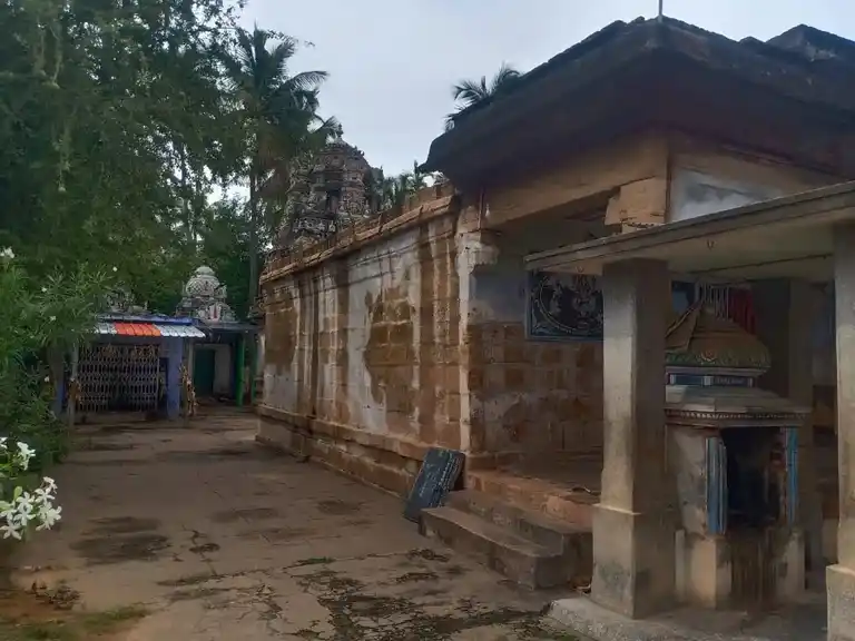 Arulmigu Venkatramana Perumal Temple, Kattuputhur, Kattuputhur - 621207 அருள்மிகு வெங்கட்ரமணபெருமாள் திருக்கோயில், Kattuputhur, காட்டுப்புத்தூர் - 621207, Thiruchirappalli - Ancient Temple Architecture and History Image 5