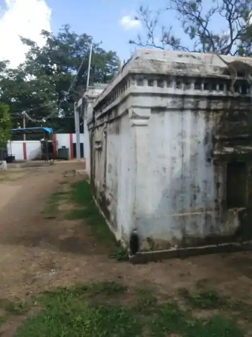 Arulmigu Venkatramana Swamy Temple, Kannampalli, Kanakamutulu - 635002 அருள்மிகு வெங்கட்ரமண சுவாமி திருக்கோயில், கன்னம்பள்ளி, கனகமுட்லு - 635002, Krishnagiri - Ancient Temple Architecture and History Image 4