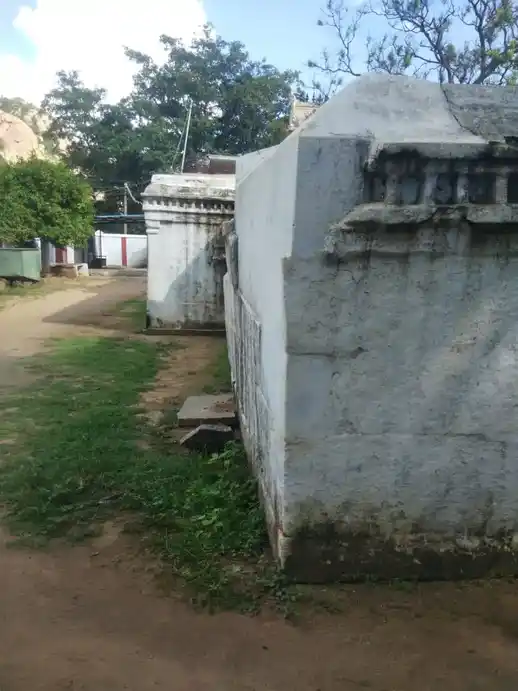 Arulmigu Venkatramana Swamy Temple, Kannampalli, Kanakamutulu - 635002 அருள்மிகு வெங்கட்ரமண சுவாமி திருக்கோயில், கன்னம்பள்ளி, கனகமுட்லு - 635002, Krishnagiri - Ancient Temple Architecture and History Image 7