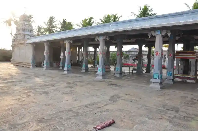 Arulmigu Venketesaperumal Temple, Manjakkampatti, Dharapuram - 638106 அருள்மிகு வெங்கடேசப்பெருமாள் திருக்கோயில், மஞ்சக்கம்பட்டி, கொமாரபாளையம் கிராமம், Dharapuram - 638106, Tiruppur - Ancient Temple Architecture and History Image 2