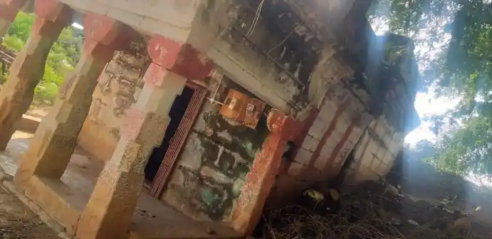 Arulmigu Venkidaperumal Temple, Valanthur - 625532 அருள்மிகு வெங்கிட பெருமாள் திருக்கோயில், Valanthur - 625532, Madurai - Ancient Temple Architecture and History Image 3