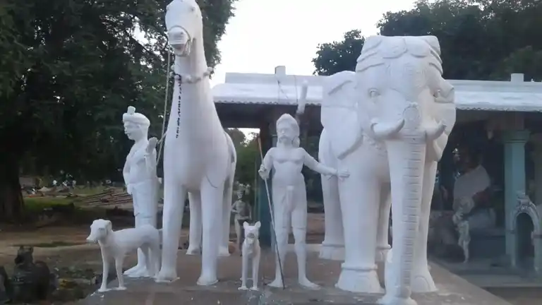 Arulmigu Venmalaiyapper Temple, Periyakandiyankuppam - 606001 அருள்மிகு வெண்மலையப்பர் திருக்கோயில், பெரிய கண்டியாங்குப்பம் - 606001, Cuddalore - Ancient Temple Architecture and History Image 2