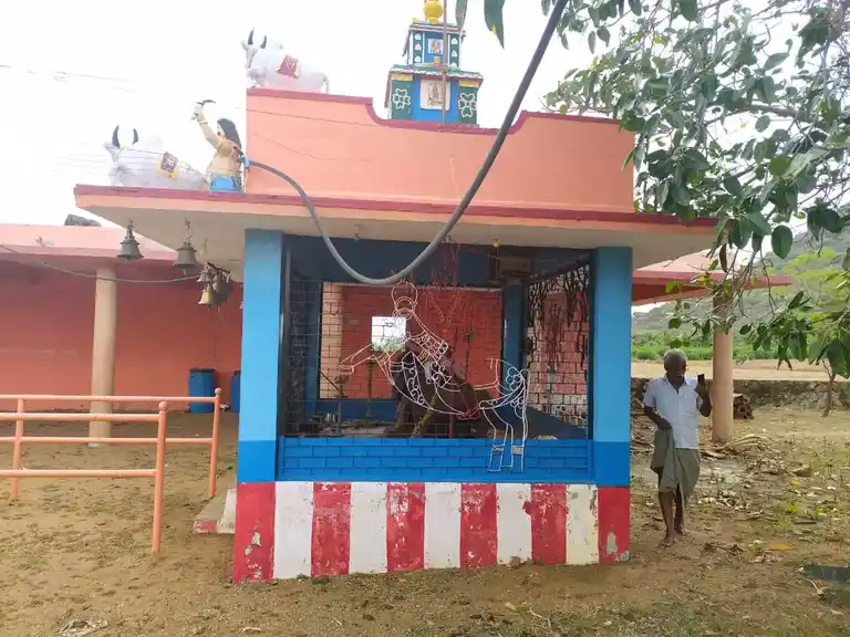 Arulmigu Venniudayar Sastha Temple, Village Outside, Patadaikatti - 627151 அருள்மிகு வெண்ணிஉடையார் திருக்கோயில், Village Outside, Patadaikatti - 627151, Tenkasi - Ancient Temple Architecture and History Image 3