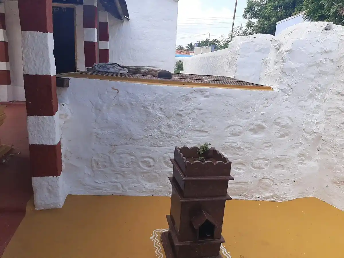 Arulmigu Venugobala Swamy Temple, Karavazhimadhapoor - 641668 அருள்மிகு வேணுகோபாலசாமி திருக்கோயில், Karavazhimadhapoor - 641668, Coimbatore - Ancient Temple Architecture and History Image 5