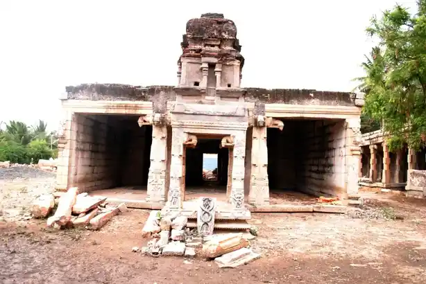 Arulmigu Venugobala Swamy Temple, Ramanathapuram, Avinashi - 641670 Arulmigu Venugobala Swamy Temple, Ramanathapuram, Ramanathapuram - 641670, Tiruppur - Ancient Temple Architecture and History Image 2
