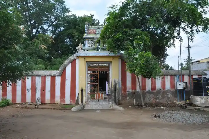 Arulmigu Venugopala Krishnawamy Temple, Aandankovil - 639002 அருள்மிகு வேணுகோபால கிருஷ்ணசுவாமி திருக்கோயில், Aandankovil - 639002, Karur - Ancient Temple Architecture and History Image 2