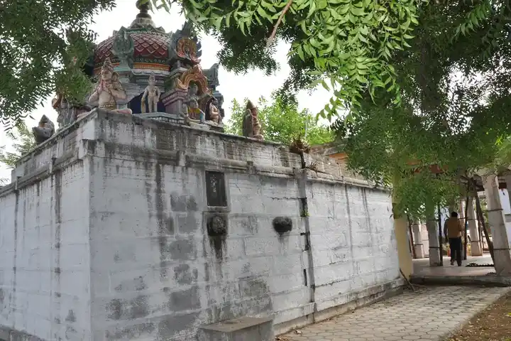 Arulmigu Venugopala Krishnawamy Temple, Aandankovil - 639002 அருள்மிகு வேணுகோபால கிருஷ்ணசுவாமி திருக்கோயில், Aandankovil - 639002, Karur - Ancient Temple Architecture and History Image 4