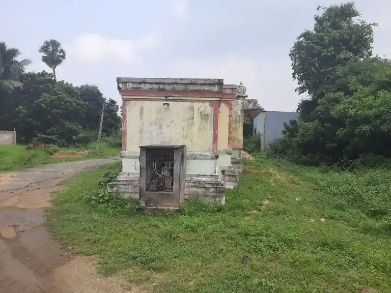 Arulmigu Venugopalasamy, Perumal Temple, Centre Of The Village, Thirunilai - 601204 அருள்மிகு வேணுகோபாலசுவாமி என்கிற பெருமாள் திருக்கோயில், Centre Of The Village, Thirunilai - 601204, Tiruvallur - Ancient Temple Architecture and History Image 2