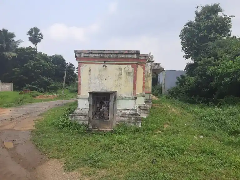 Arulmigu Venugopalasamy, Perumal Temple, Centre Of The Village, Thirunilai - 601204 அருள்மிகு வேணுகோபாலசுவாமி என்கிற பெருமாள் திருக்கோயில், Centre Of The Village, Thirunilai - 601204, Tiruvallur - Ancient Temple Architecture and History Image 3