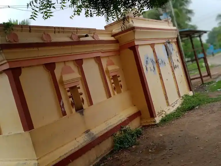 Arulmigu Venugopalasamy Temple, Centre Of The Town, Nandiambakkam - 600120 Arulmigu Venugopalasamy Temple, Centre Of The Town, Nandiambakkam - 600120, Tiruvallur - Ancient Temple Architecture and History Image 4